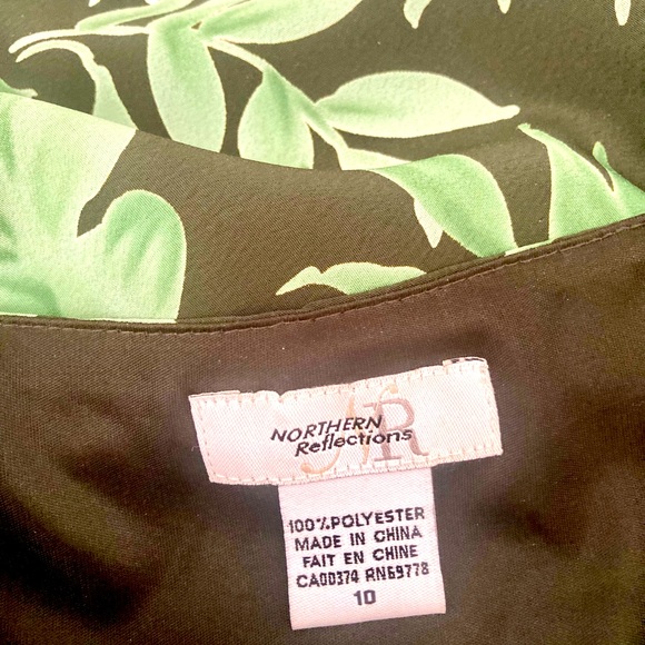 Northern Reflections Tropical Maxi Dress - Picture 3 of 4